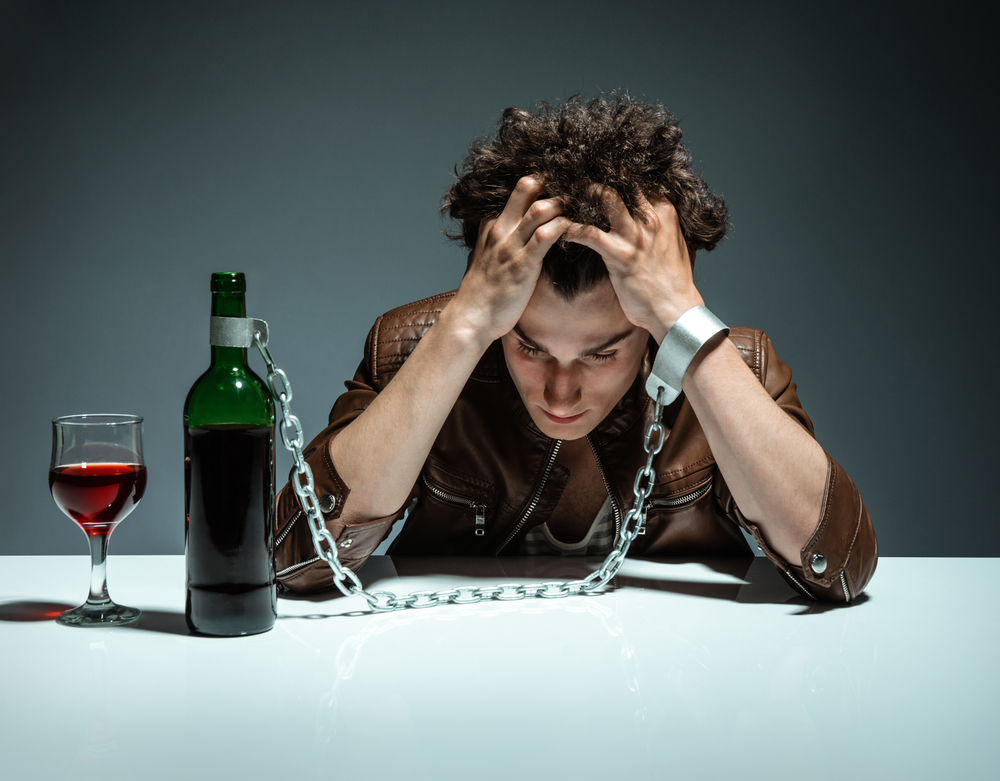 Признаки, симптомы и стадии алкоголизма